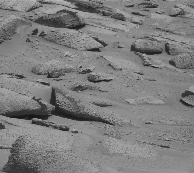 Sol 3865: Mast Camera (Mastcam)