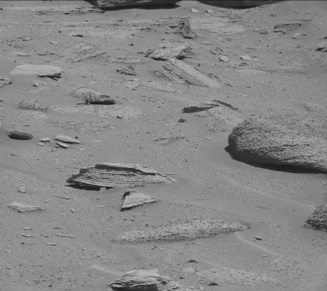 Sol 3865: Mast Camera (Mastcam)