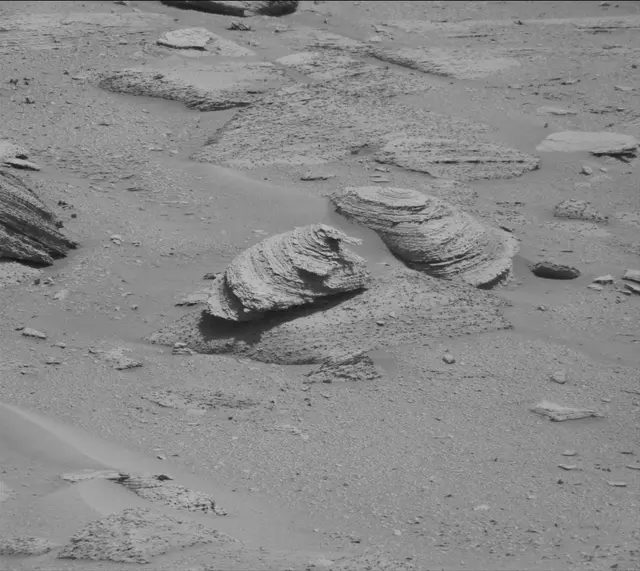 Sol 3865: Mast Camera (Mastcam)