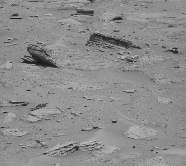 Sol 3865: Mast Camera (Mastcam)
