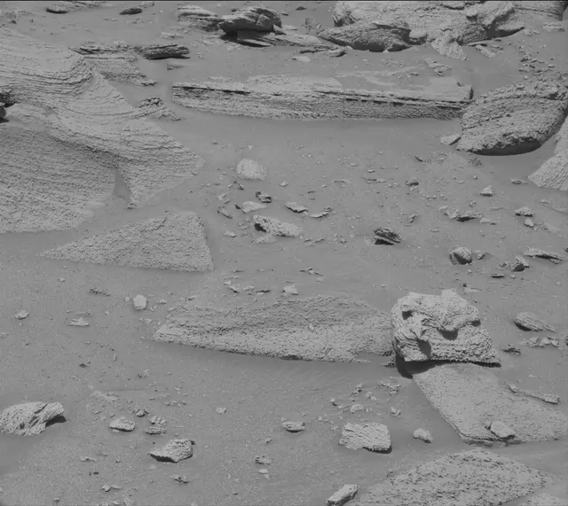 Sol 3866: Mast Camera (Mastcam)