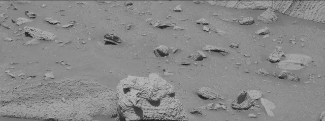 Sol 3866: Mast Camera (Mastcam)