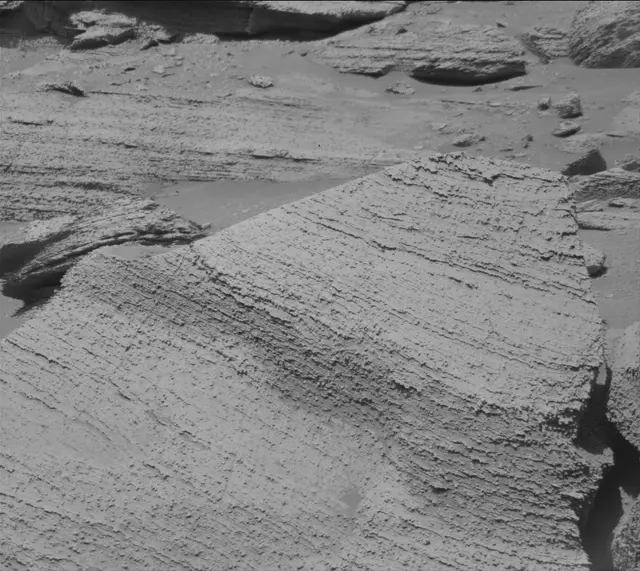 Sol 3866: Mast Camera (Mastcam)