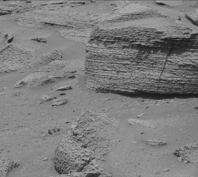 Sol 3866: Mast Camera (Mastcam)