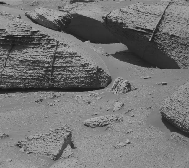 Sol 3866: Mast Camera (Mastcam)