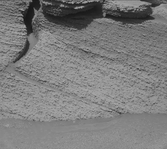 Sol 3866: Mast Camera (Mastcam)