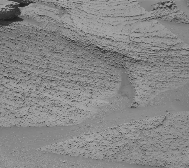 Sol 3866: Mast Camera (Mastcam)