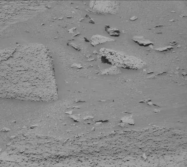 Sol 3866: Mast Camera (Mastcam)