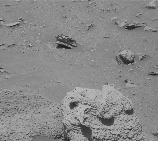 Sol 3866: Mast Camera (Mastcam)