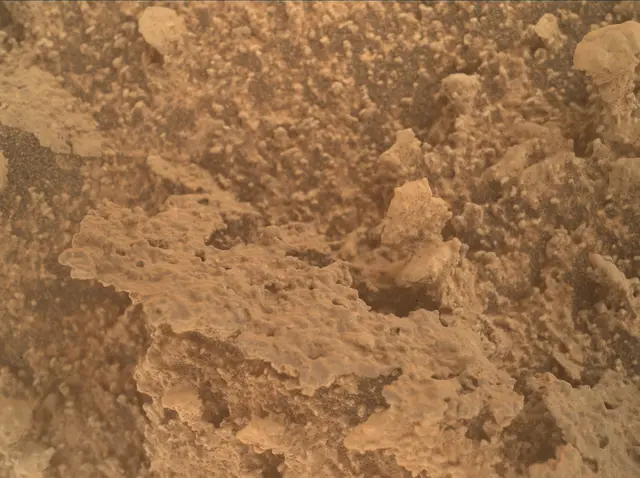 Sol 3866: Mars Hand Lens Imager (MAHLI)