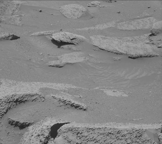 Sol 3867: Mast Camera (Mastcam)