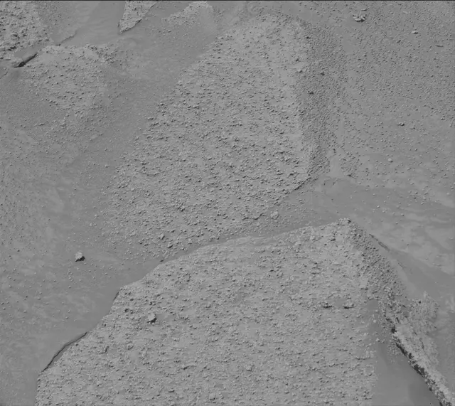 Sol 3867: Mast Camera (Mastcam)