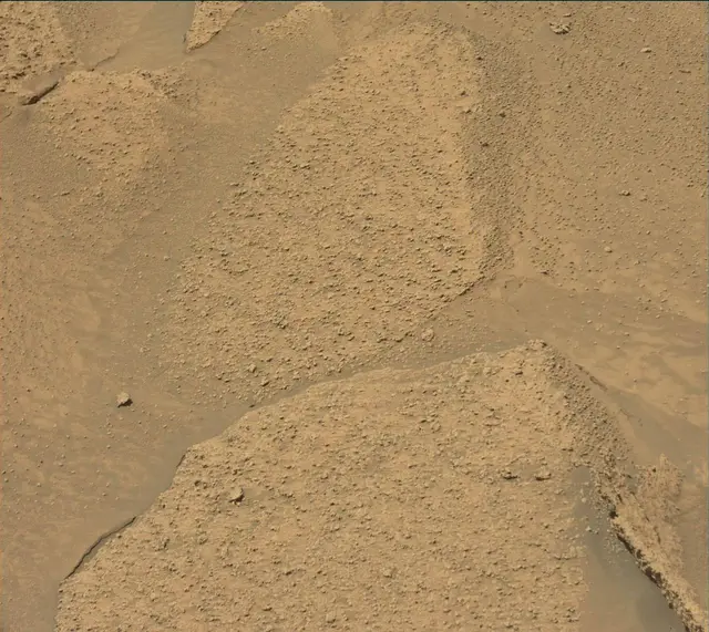 Sol 3867: Mast Camera (Mastcam)