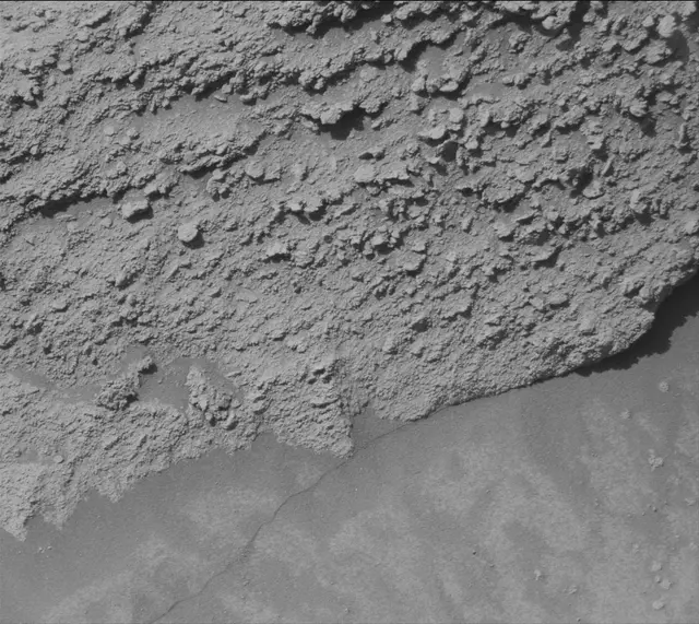 Sol 3869: Mast Camera (Mastcam)