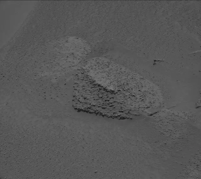 Sol 3870: Mast Camera (Mastcam)
