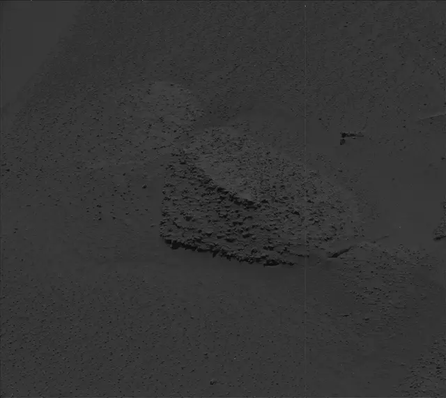 Sol 3870: Mast Camera (Mastcam)