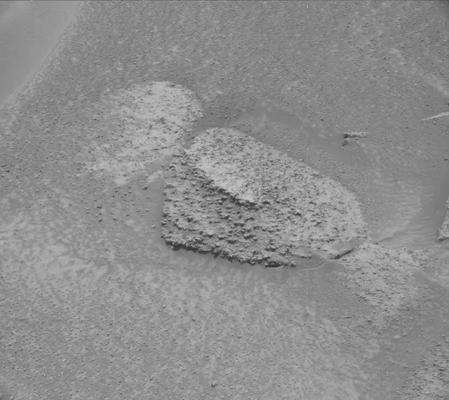 Sol 3870: Mast Camera (Mastcam)