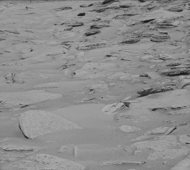 Sol 3870: Mast Camera (Mastcam)
