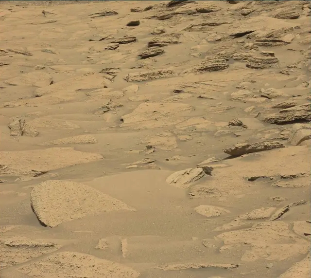 Sol 3870: Mast Camera (Mastcam)