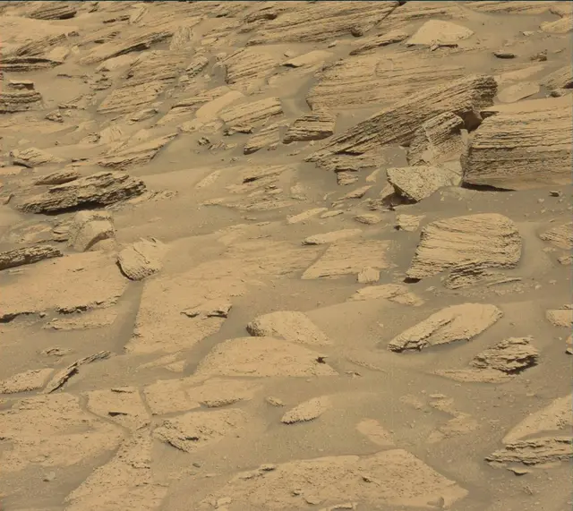 Sol 3870: Mast Camera (Mastcam)