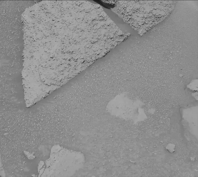 Sol 3870: Mast Camera (Mastcam)