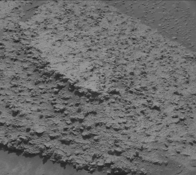 Sol 3870: Mast Camera (Mastcam)