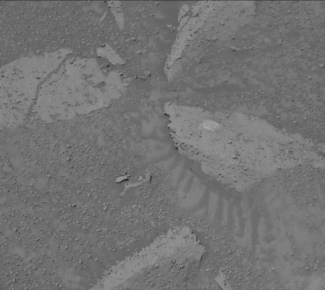 Sol 3871: Mast Camera (Mastcam)