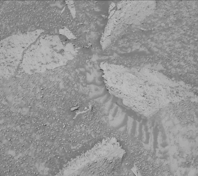 Sol 3871: Mast Camera (Mastcam)