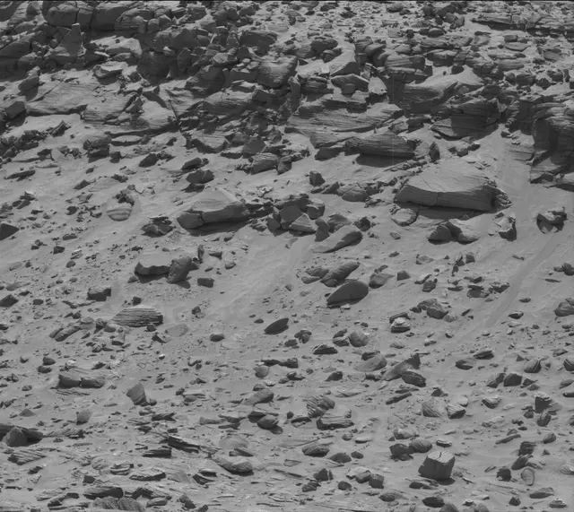 Sol 3871: Mast Camera (Mastcam)