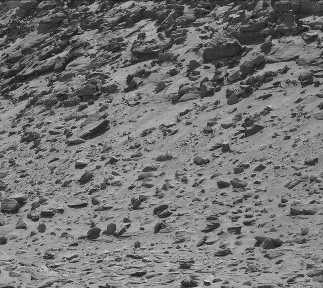 Sol 3871: Mast Camera (Mastcam)