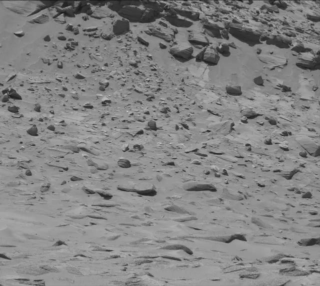 Sol 3871: Mast Camera (Mastcam)