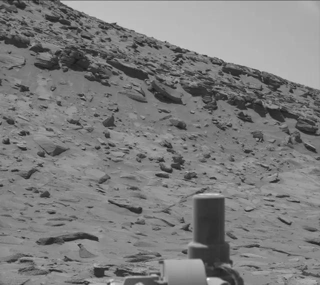Sol 3871: Mast Camera (Mastcam)