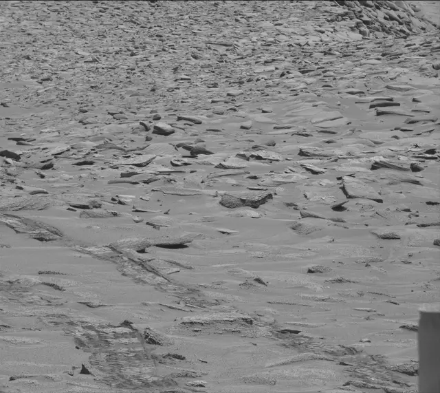 Sol 3871: Mast Camera (Mastcam)