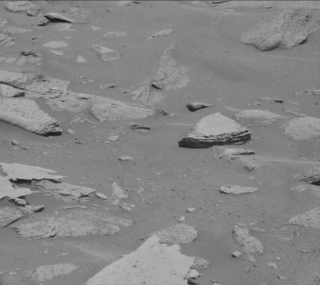Sol 3871: Mast Camera (Mastcam)