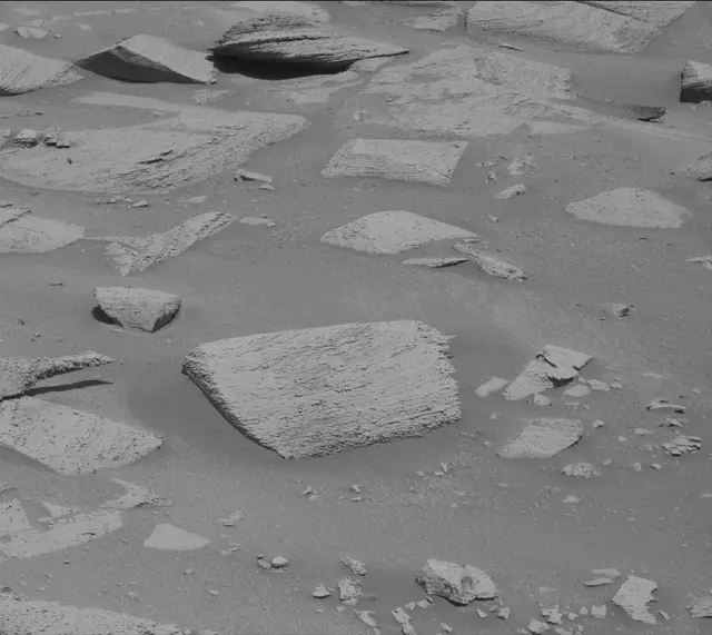 Sol 3871: Mast Camera (Mastcam)