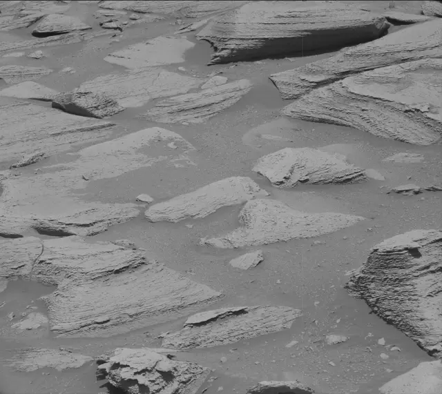 Sol 3871: Mast Camera (Mastcam)