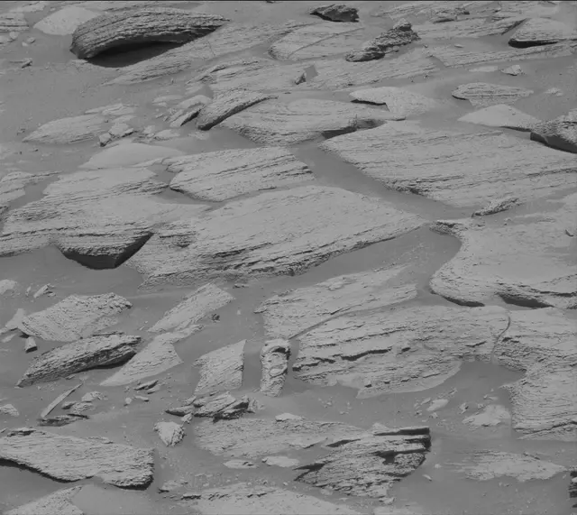 Sol 3871: Mast Camera (Mastcam)
