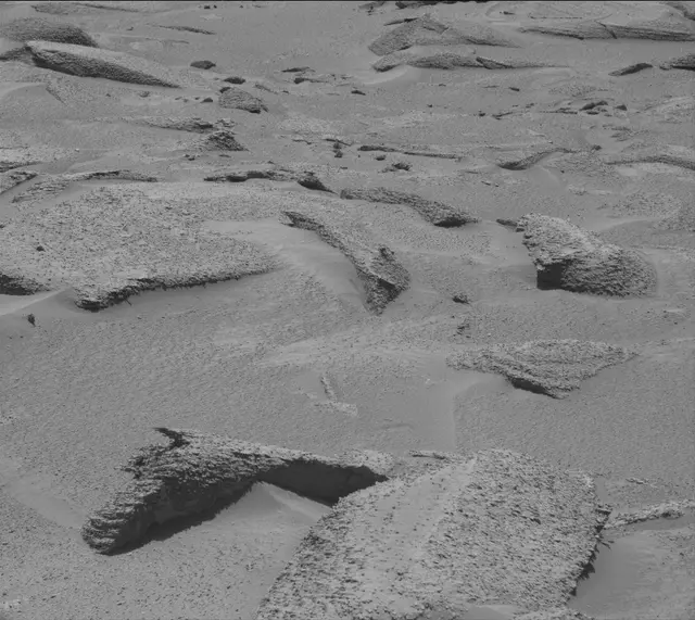 Sol 3871: Mast Camera (Mastcam)