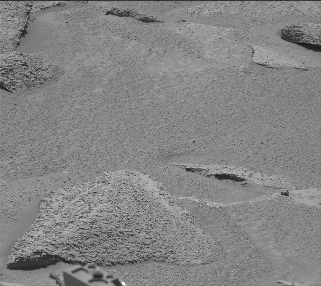 Sol 3871: Mast Camera (Mastcam)