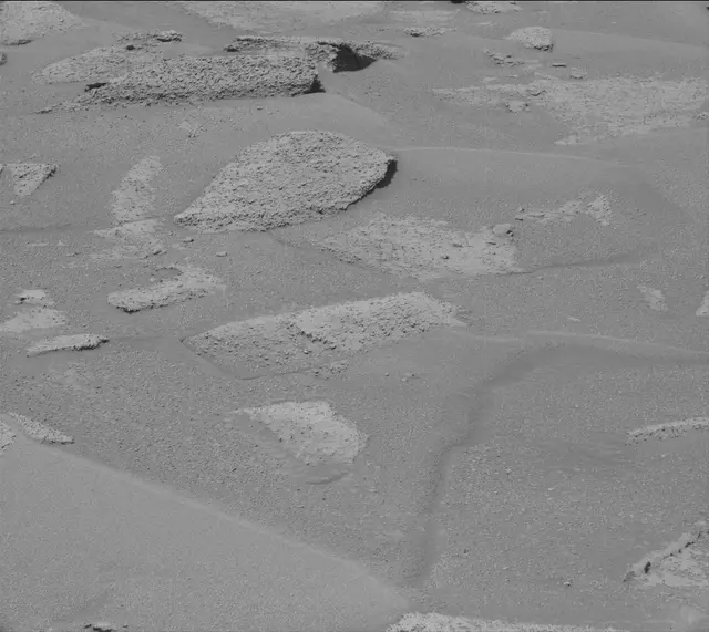 Sol 3871: Mast Camera (Mastcam)
