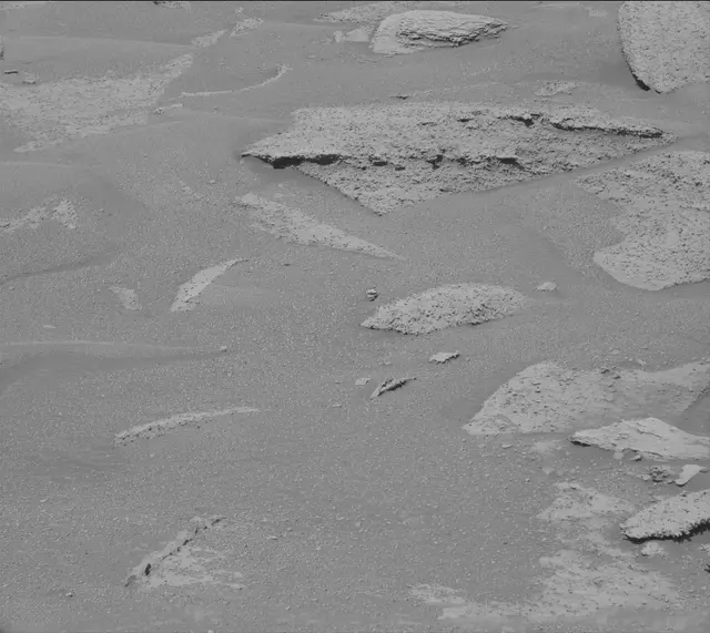 Sol 3871: Mast Camera (Mastcam)