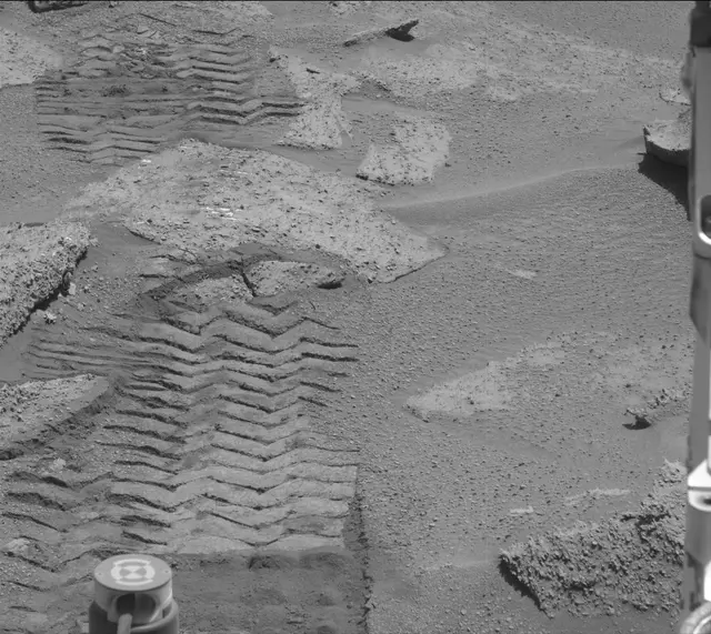 Sol 3871: Mast Camera (Mastcam)