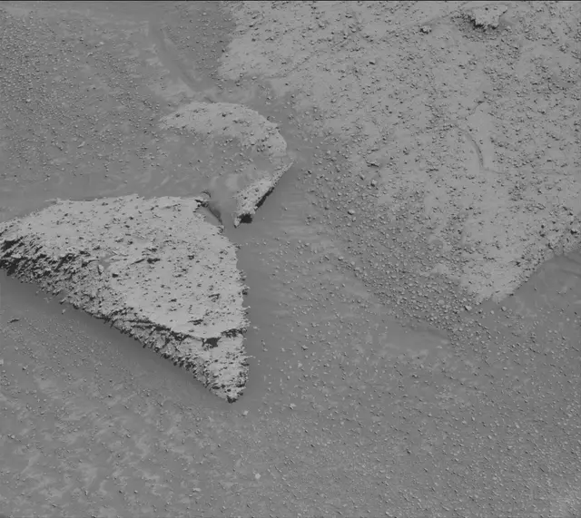 Sol 3871: Mast Camera (Mastcam)