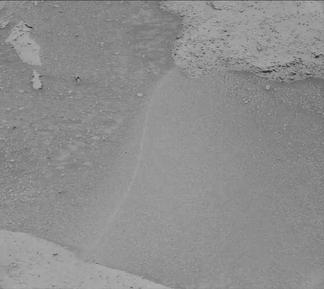 Sol 3871: Mast Camera (Mastcam)