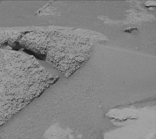 Sol 3871: Mast Camera (Mastcam)