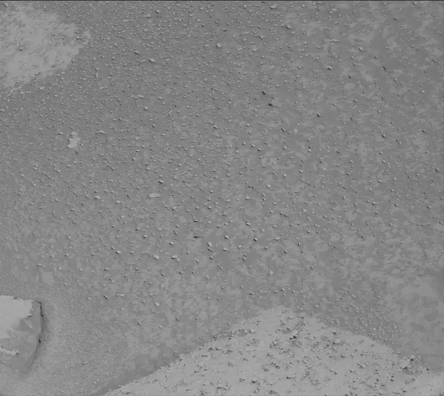 Sol 3871: Mast Camera (Mastcam)