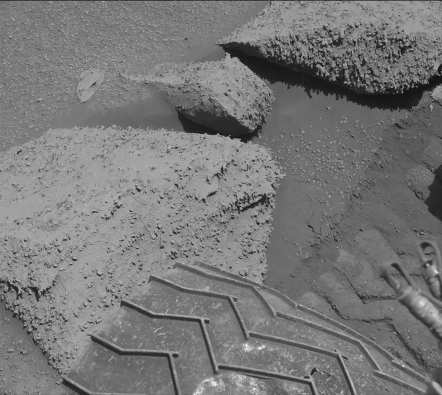 Sol 3871: Mast Camera (Mastcam)