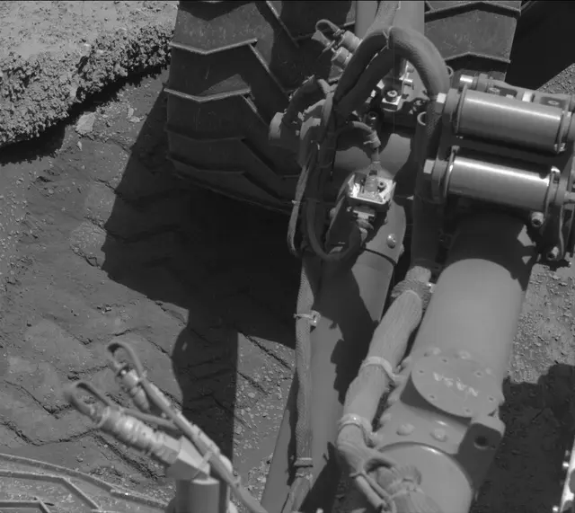 Sol 3871: Mast Camera (Mastcam)
