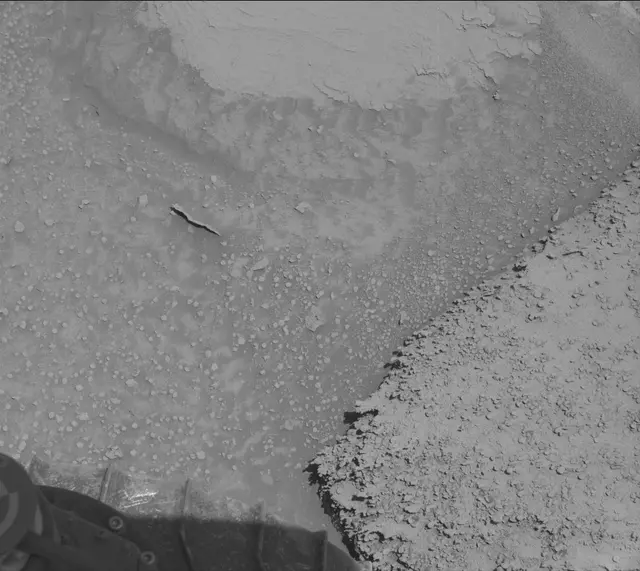 Sol 3871: Mast Camera (Mastcam)