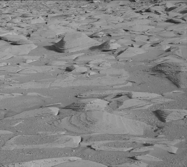 Sol 3871: Mast Camera (Mastcam)